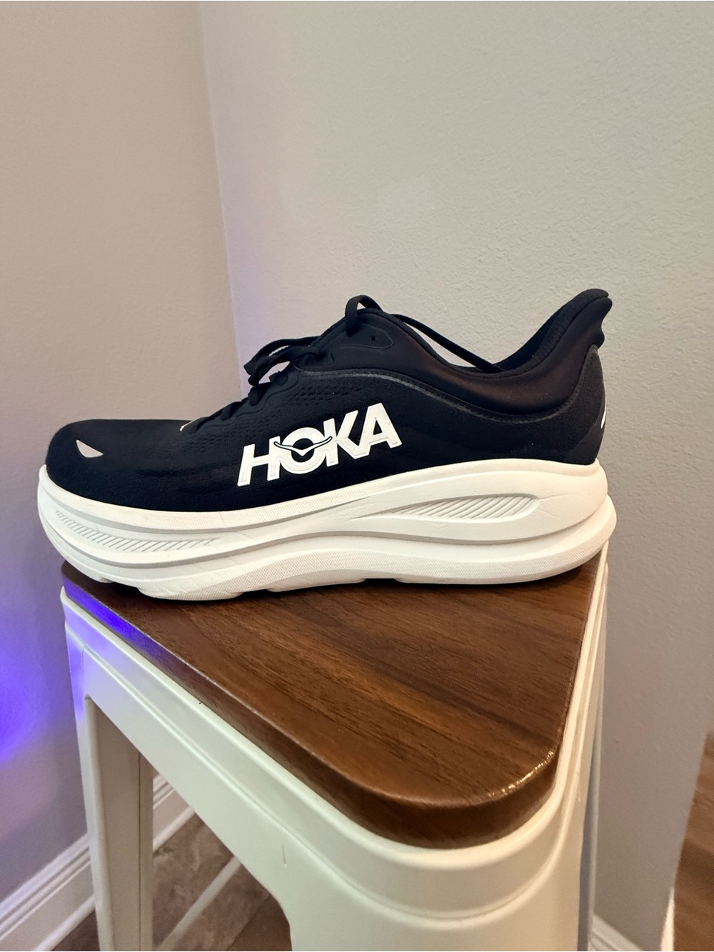 HOKA Mens Black and White Running Shoe 15 4E Bondi 9 X-wide